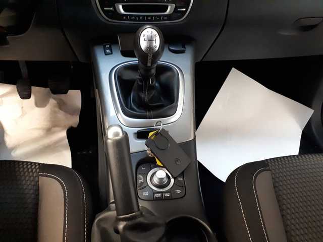 Renault Renault Scenic XMOD III (J95) 1.5 dCi 110ch energy Zen eco²