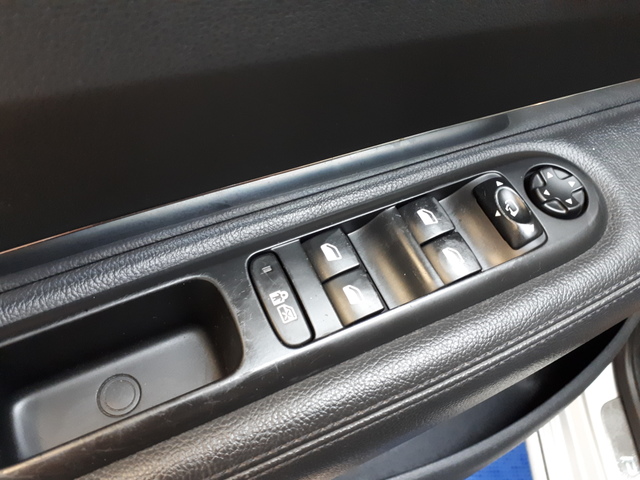 Peugeot Peugeot 3008 2.0 HDi150 FAP Féline