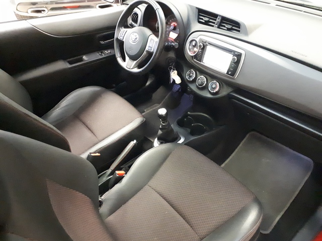 Toyota Toyota Yaris III 90 D-4D Style 3p