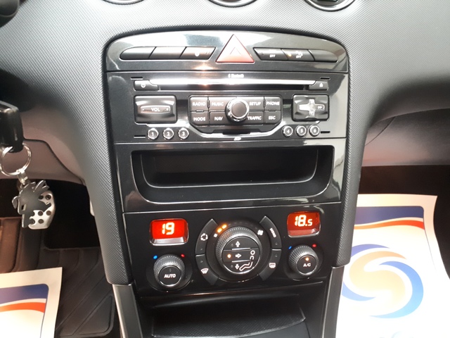 Peugeot Peugeot 308 1.6 e-HDi112 FAP Féline 5p