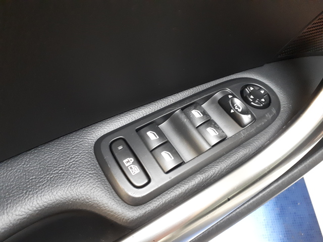 Peugeot Peugeot 308 1.6 e-HDi112 FAP Féline 5p