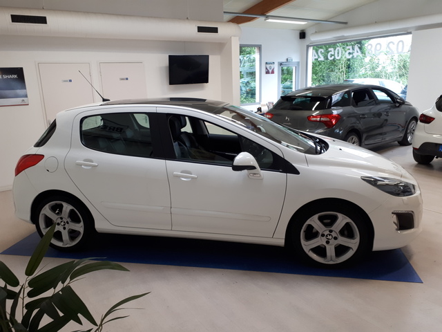 Peugeot Peugeot 308 1.6 e-HDi112 FAP Féline 5p